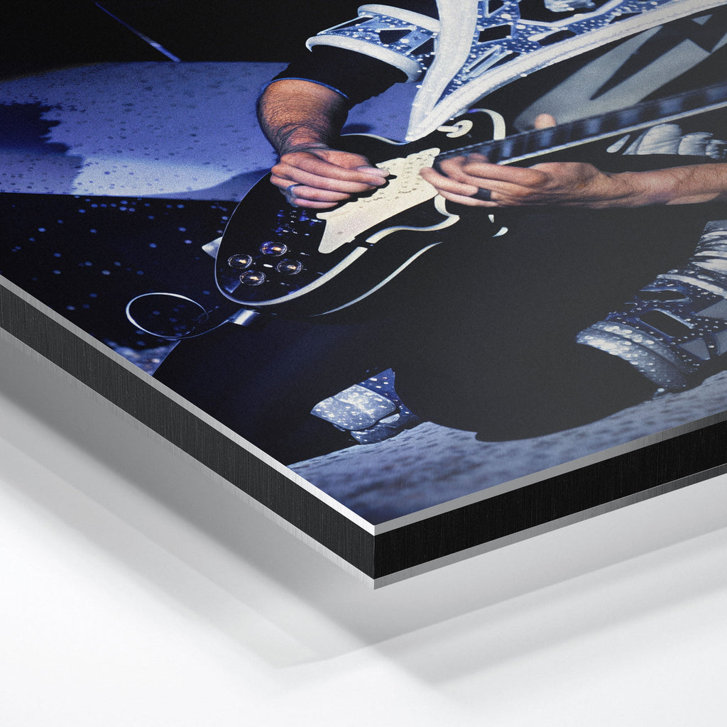 Macro close-up of the ultra-thin aluminum DIBOND panel edge of the Ace Frehley 1979 KISS Dynasty color metal print.