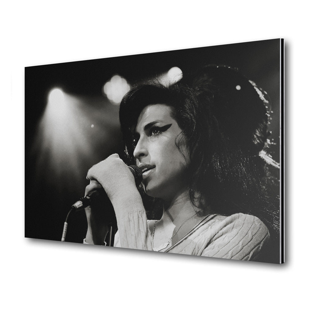 Premium black and white metal print of Amy Winehouse live in Zurich 2007 on an industrial-grade aluminum panel.