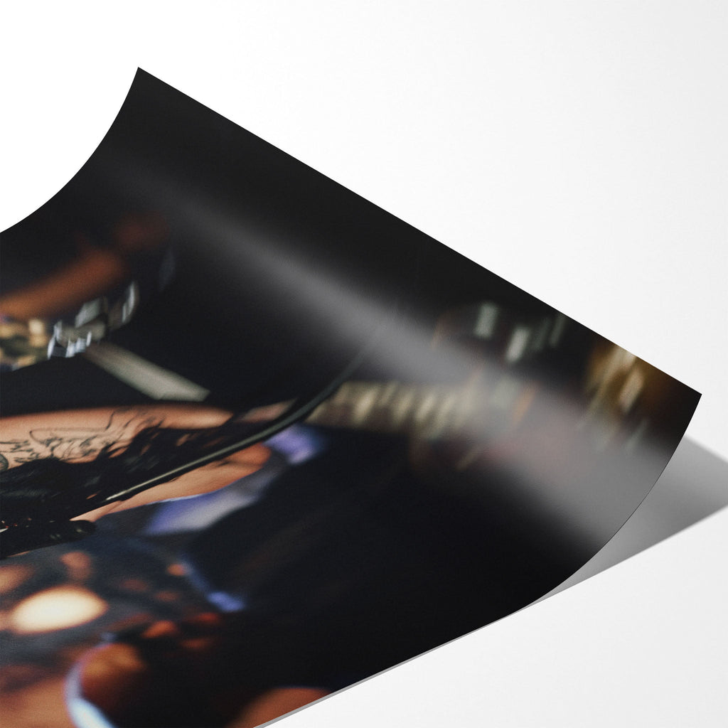Angled close-up of the unframed premium matte Amy Winehouse 2008 Grammys color poster print.