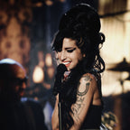 Medium zoom highlighting the rich warm colour depth of the Amy Winehouse 2008 Grammy Awards fine art print.