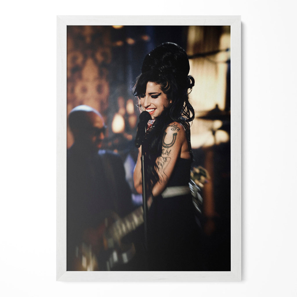 Amy Winehouse 2008 Grammys color poster in a modern minimalist white wooden frame by POSTEREVER.
