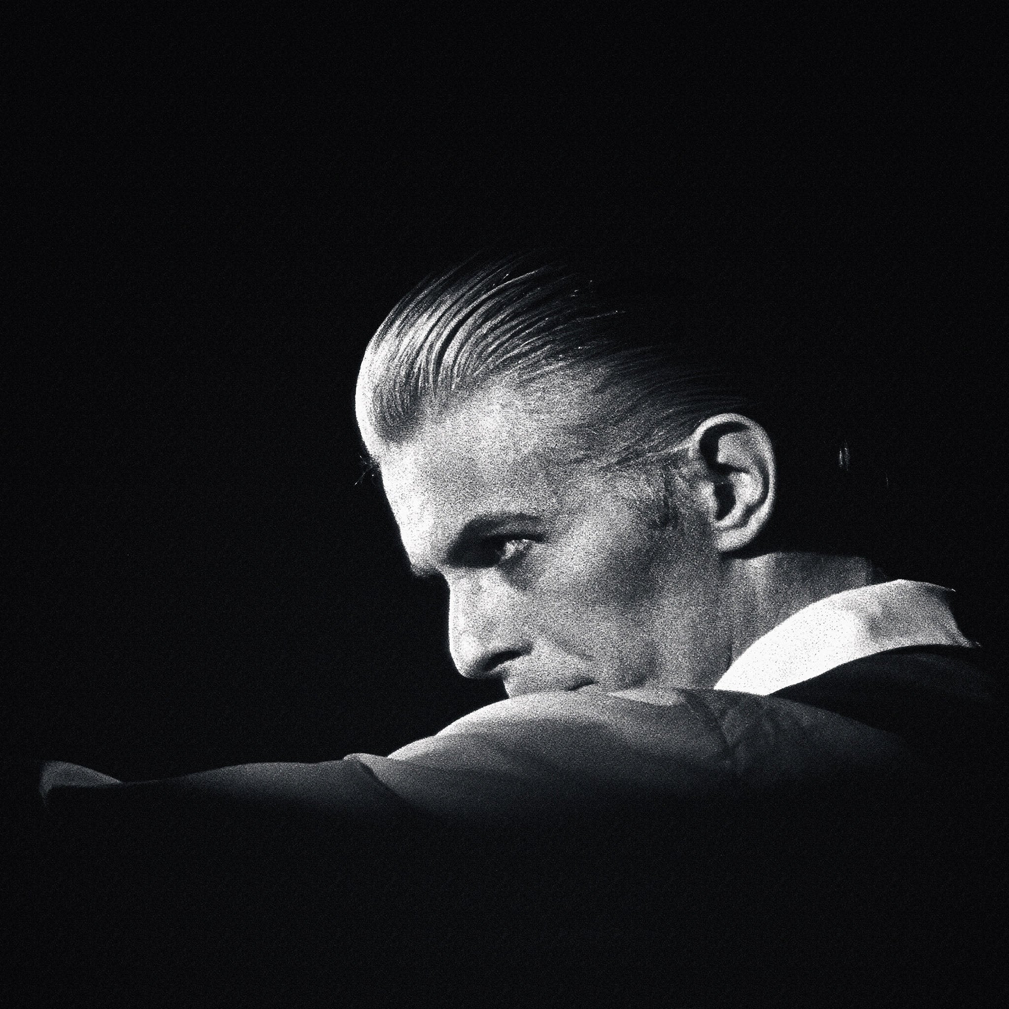 Medium zoom highlighting the rich black and white tonal range of the David Bowie 1976 Isolar Tour fine art print.