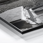 Macro close-up of the ultra-thin aluminum DIBOND panel edge of the Elton John 1975 black and white metal print.