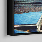 Corner macro of the elegant floating gap and fine finish of the black floating canvas frame.