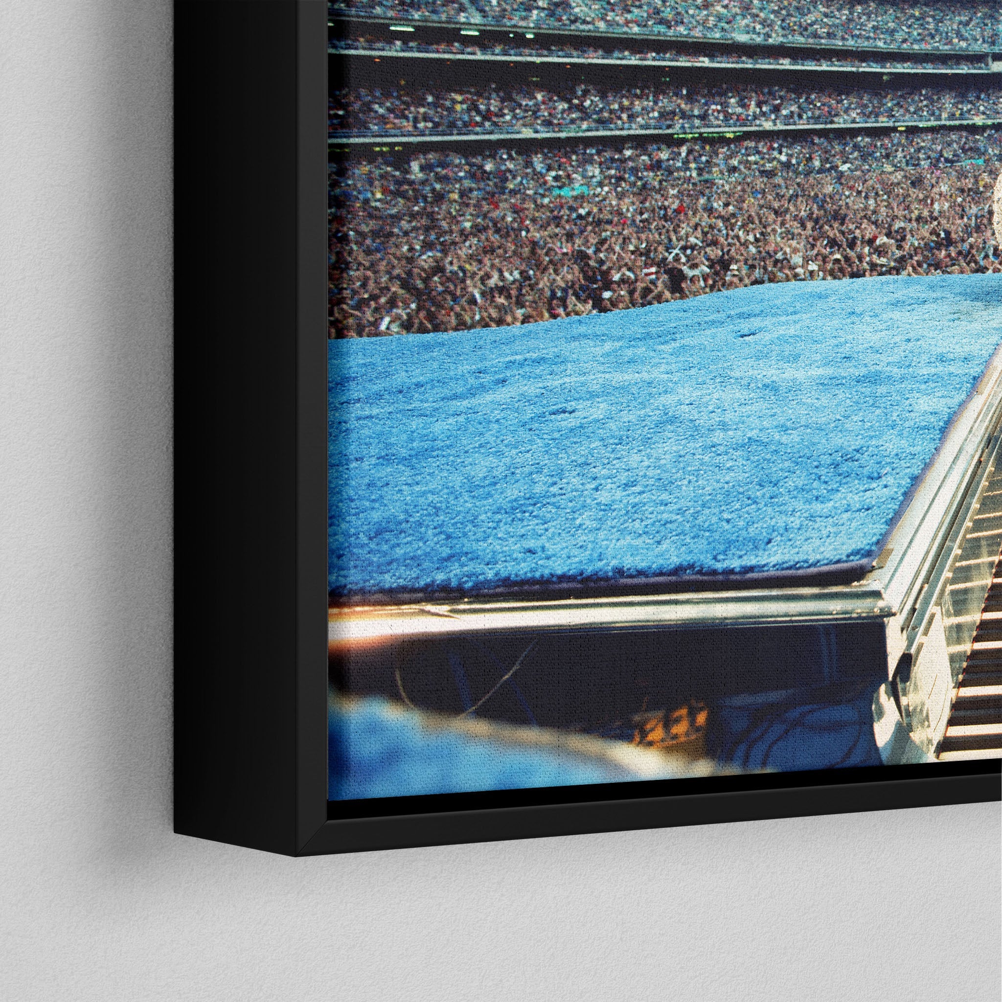 Corner macro of the elegant floating gap and fine finish of the black floating canvas frame.