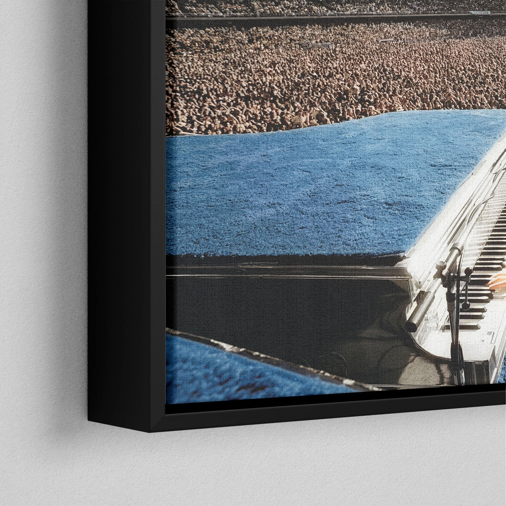 Corner macro of the elegant floating gap and fine finish of the black floating canvas frame.