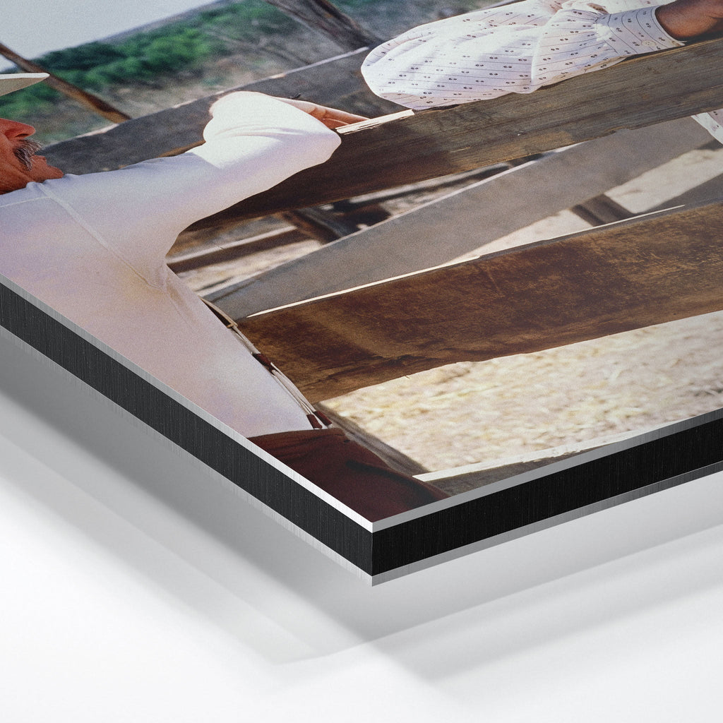 Close-up of the aluminum edge on the Lonesome Dove Hat Creek colour metal print