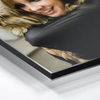 Close-up of the aluminium edge on the Stevie Nicks colour metal print