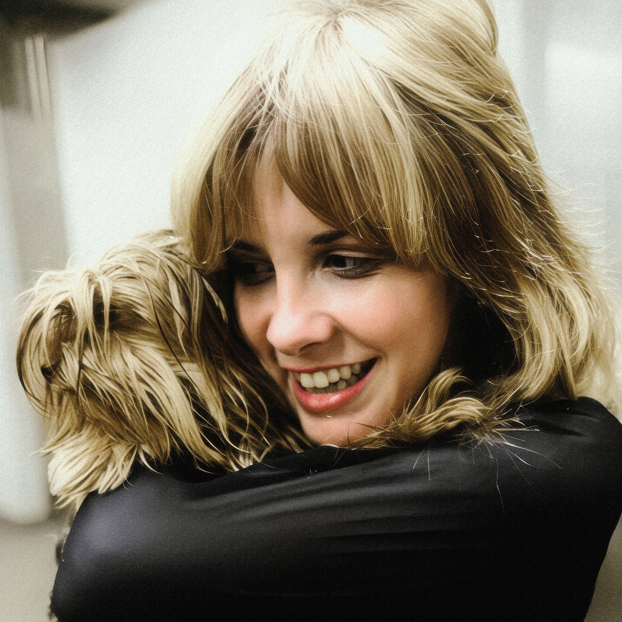 Medium zoom highlighting the crisp detail and rich colour of the Stevie Nicks portrait print
