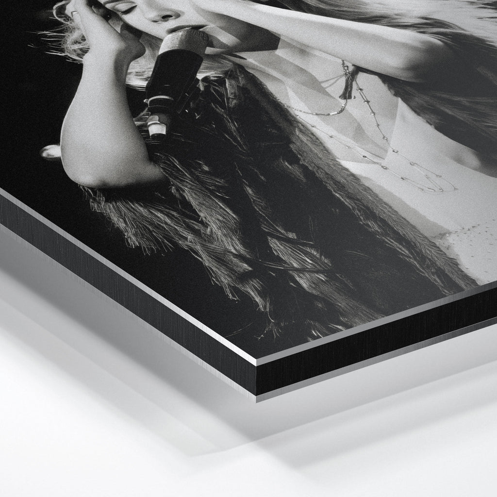 Close-up of the aluminium edge on the Stevie Nicks 1970s live black and white metal print