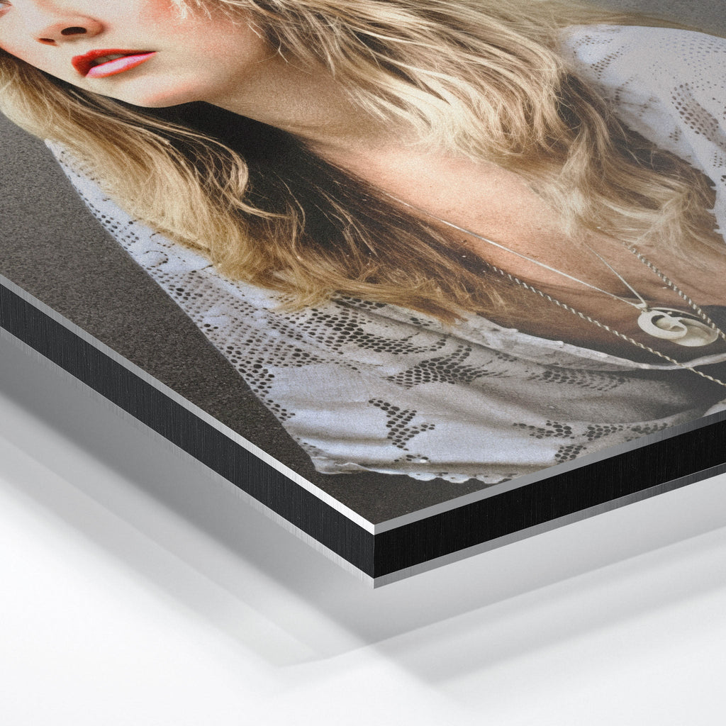 Close-up of the aluminium edge on the Stevie Nicks 1976 colour metal print