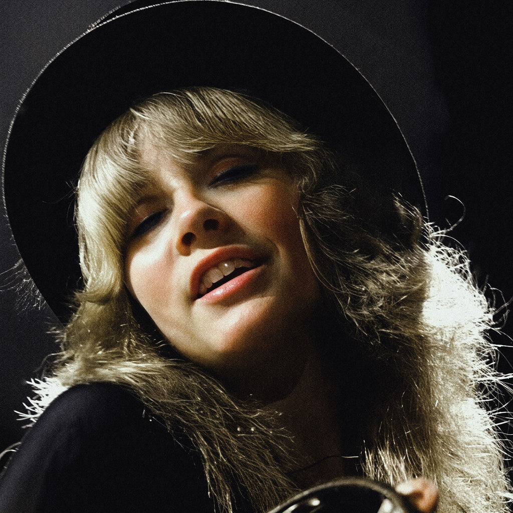 Medium zoom highlighting the crisp detail and vivid colour of the Stevie Nicks 1977 Oakland print