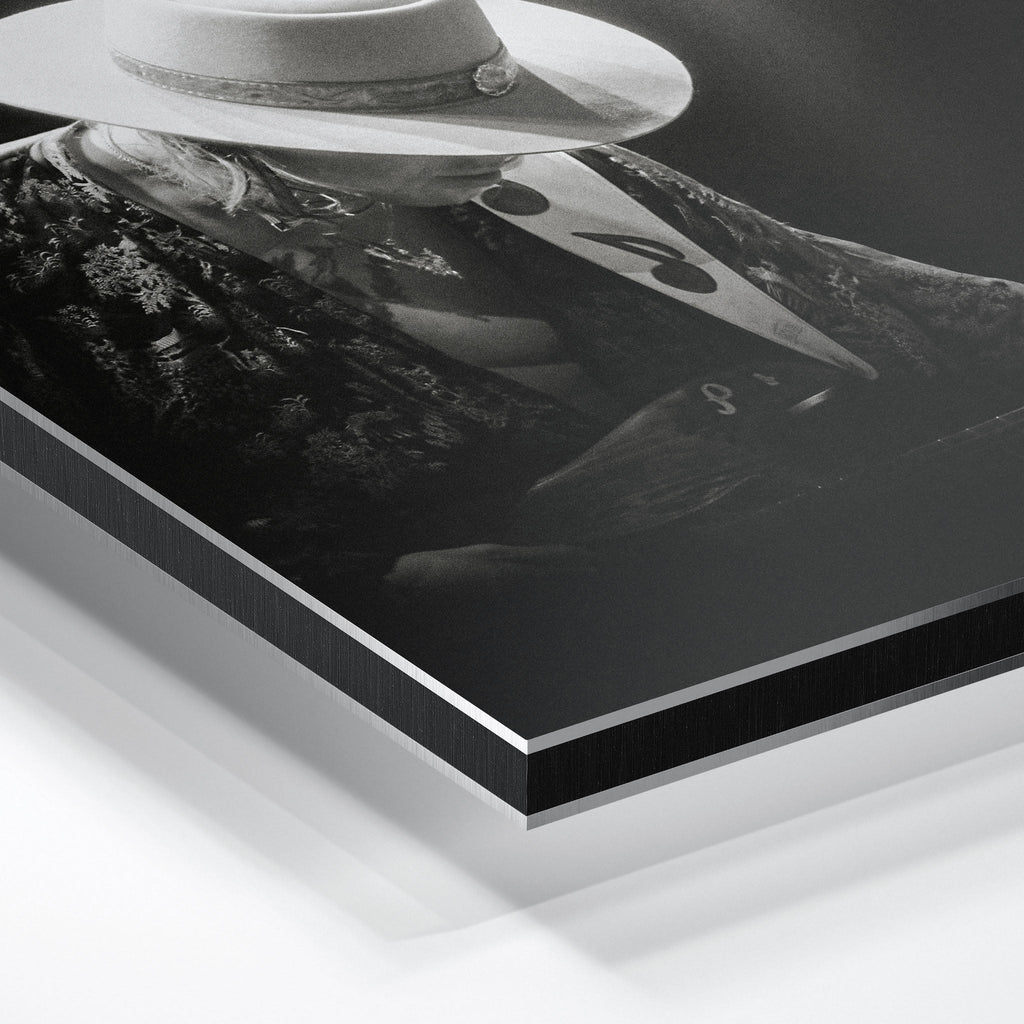 Close-up of the aluminium edge on the Stevie Ray Vaughan 1985 Laramie black and white metal print
