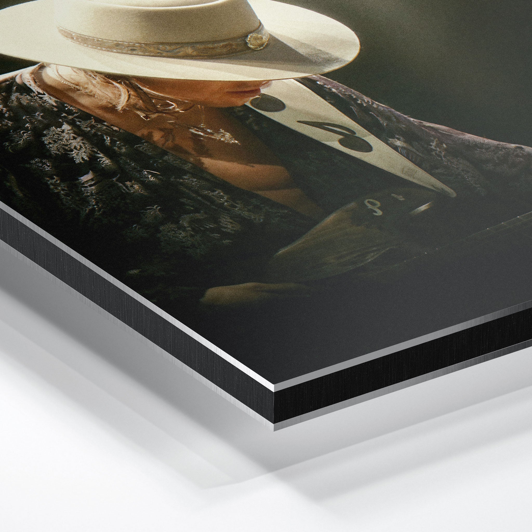 Close-up of the aluminium edge on the Stevie Ray Vaughan 1985 Laramie colorized metal print
